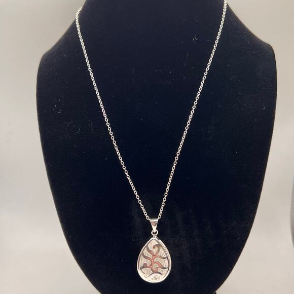 2 Fashion Pendants with One Silver Tone Lobster Clasp 18" Chain - Picture 2 of 8